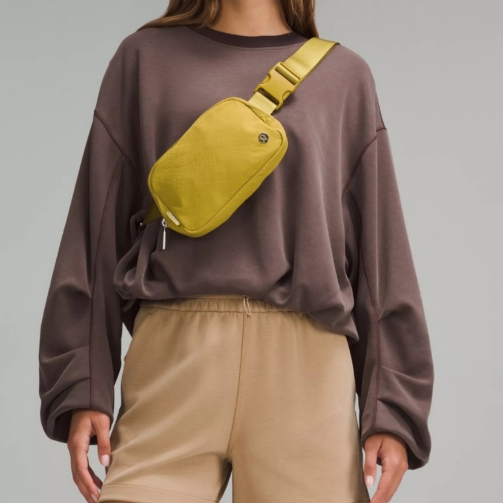 NWT Lululemon Everywhere Belt Bag